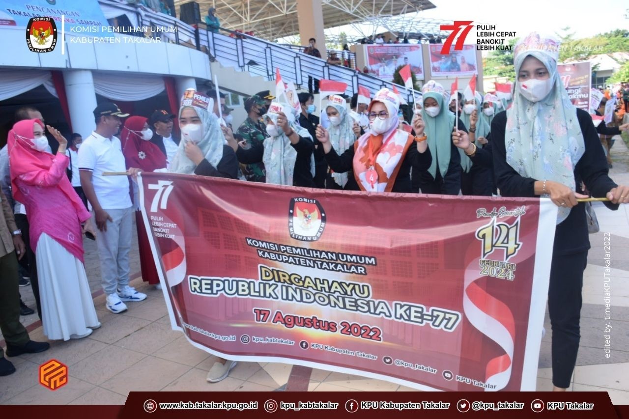 Suasana Pelepasan Kontingen Karnaval KPU Takalar oleh Bupati Takalar H. Syamsari Kitta